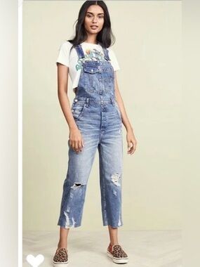 We The Free Distressed Denim Criss Cross Overalls Boyfriend Baggy Cropped 25